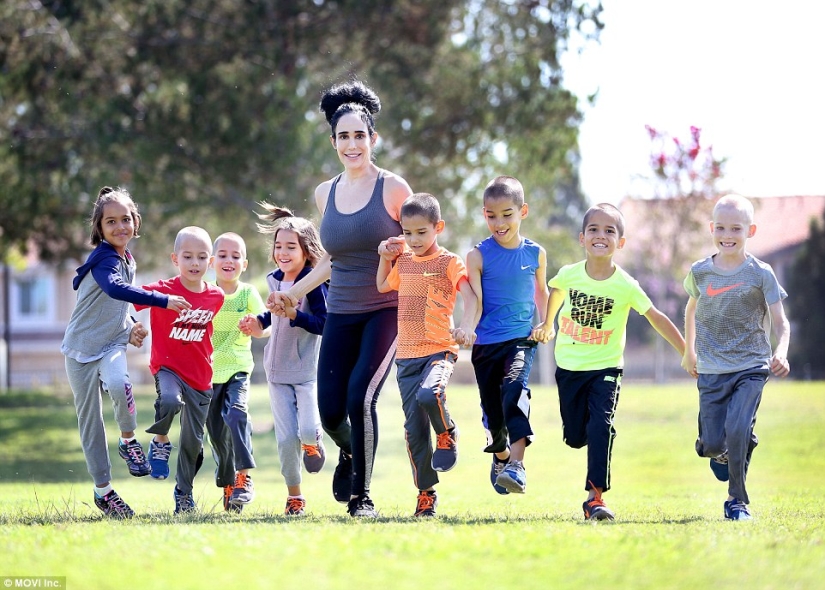 The mother of 14 children regrets the career of a stripper and filming in adult films