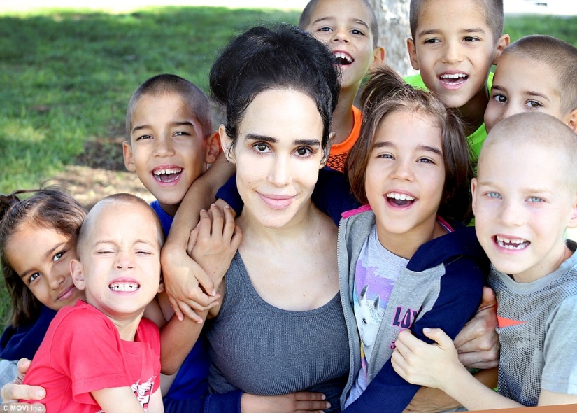 The mother of 14 children regrets the career of a stripper and filming in adult films