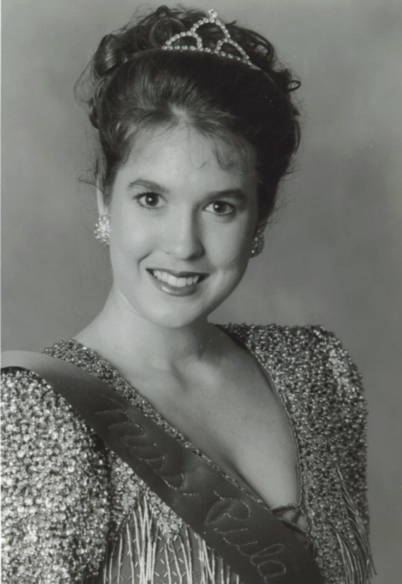 The Mysterious Story of Marshall Bruce Mathers, or Why Eminem Doesn't Age The Mysterious Story of Marshall Bruce Mathers, or Why Eminem Doesn't Age