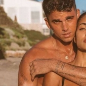 The "naked" selfie of the Instagram star and his girlfriend caused a storm of indignation on the web