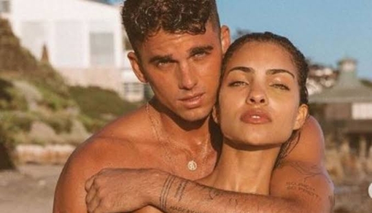 The "naked" selfie of the Instagram star and his girlfriend caused a storm of indignation on the web