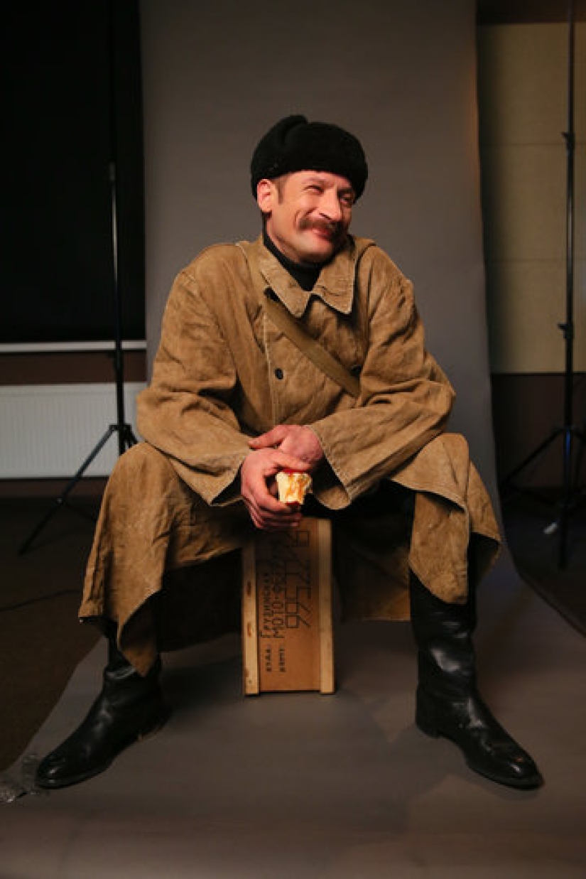 The Petersburger is like two drops of water like the postman Pechkin from Prostokvashino The Petersburger is like two drops of water like the postman Pechkin from Prostokvashino