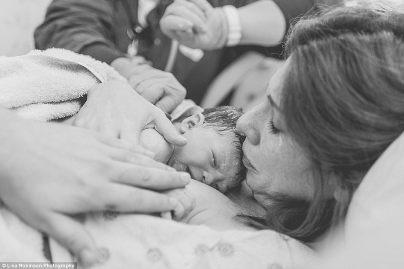 The photographer filmed her own childbirth