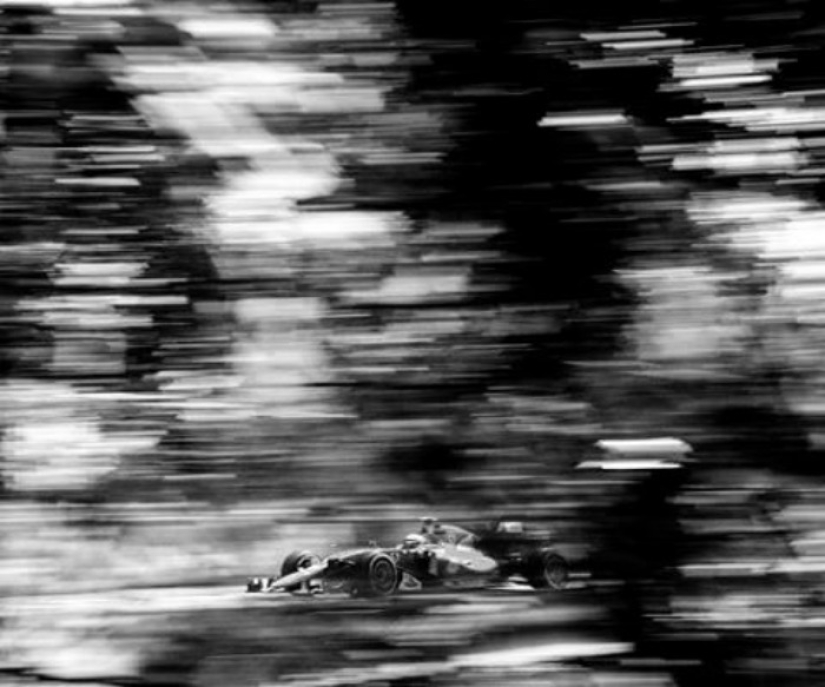 The photographer shot Formula 1 on a century-old camera