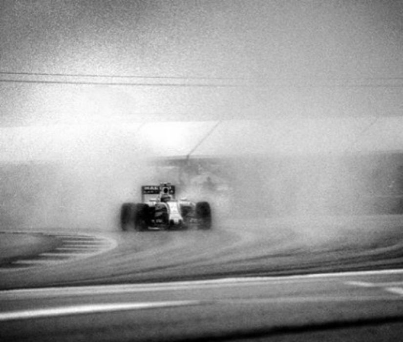 The photographer shot Formula 1 on a century-old camera
