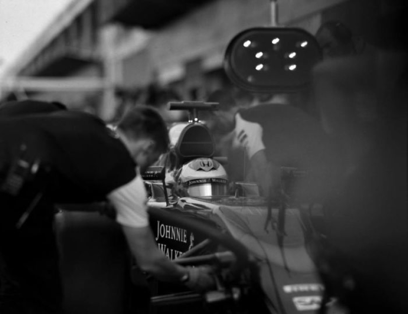 The photographer shot Formula 1 on a century-old camera