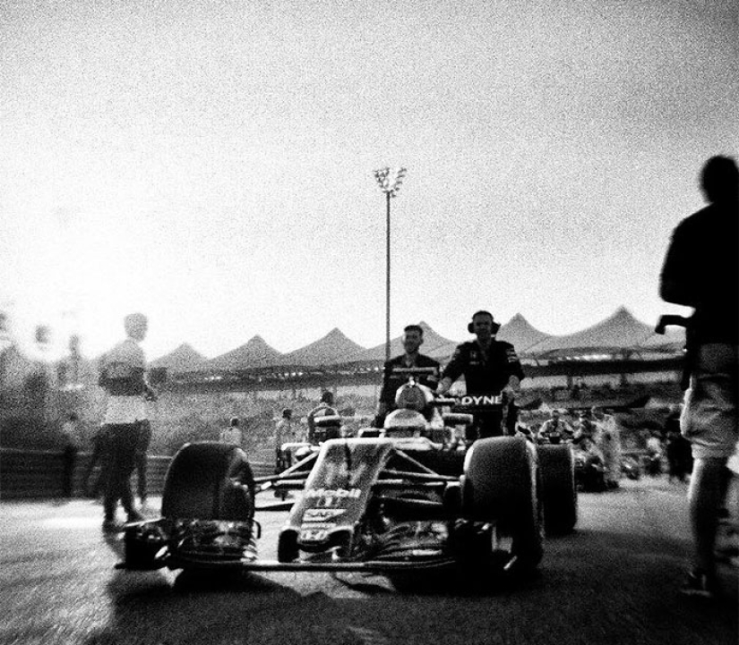 The photographer shot Formula 1 on a century-old camera