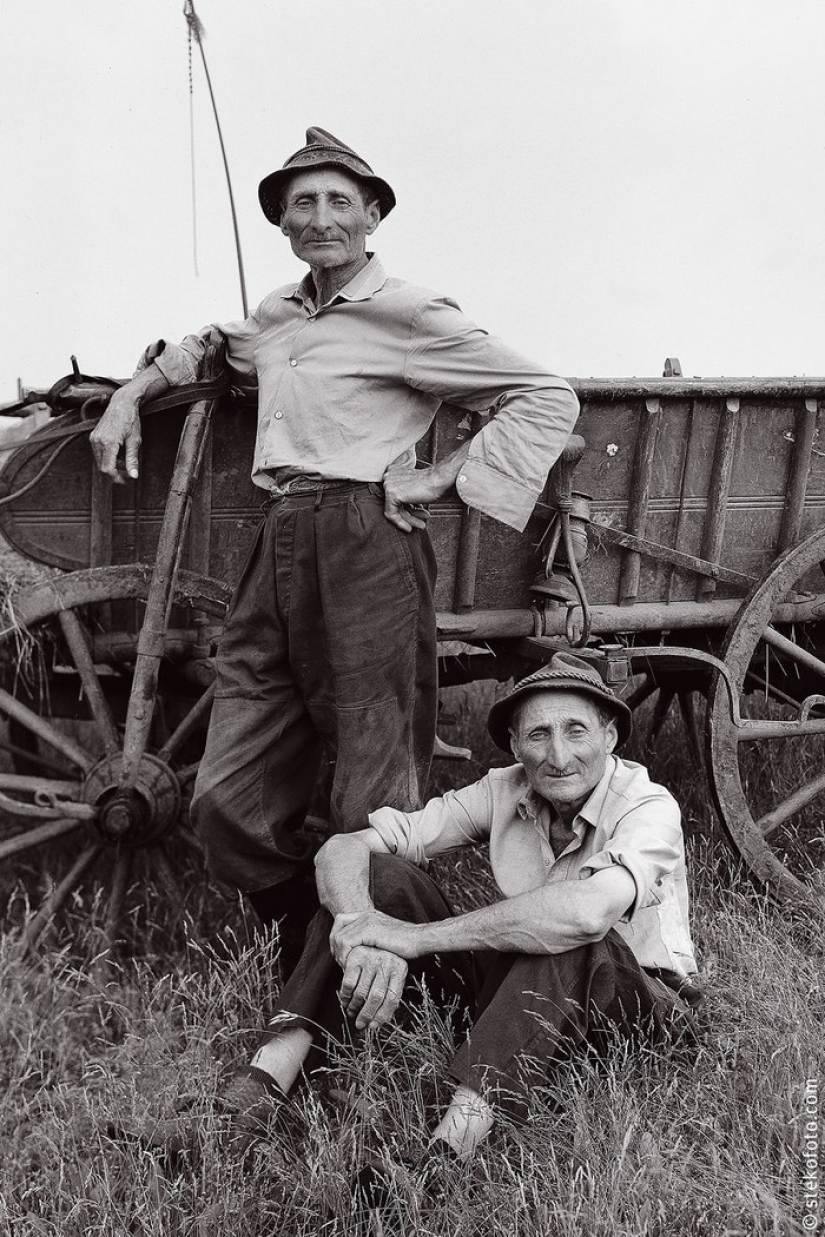 The project "Twins" by Hungarian photographer Janos Shtekovich