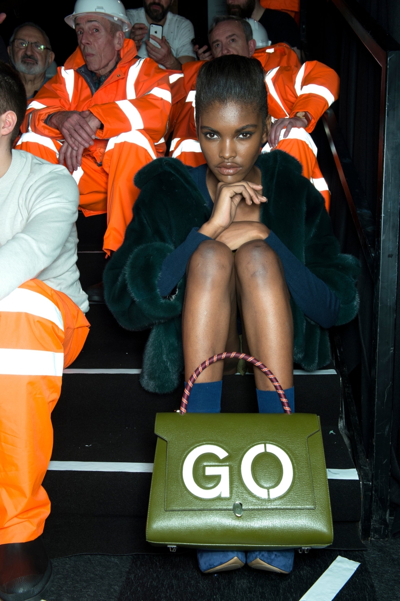 The reverse side of fashion: what the podium hides