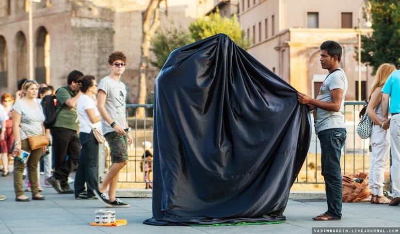 The secret of levitation of street yogis The secret of levitation of street yogis