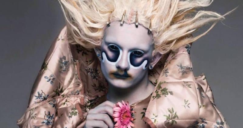 The sexless man Salvia, admiring and at the same time frightening with his images