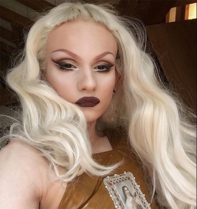 The sexless man Salvia, admiring and at the same time frightening with his images