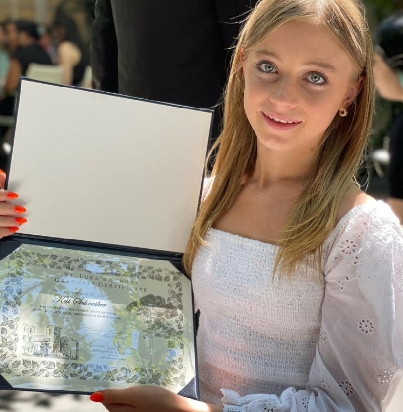 The son of the star couple Naomi Watts and Liv Schreiber seems to have become a daughter The son of the star couple Naomi Watts and Liv Schreiber seems to have become a daughter