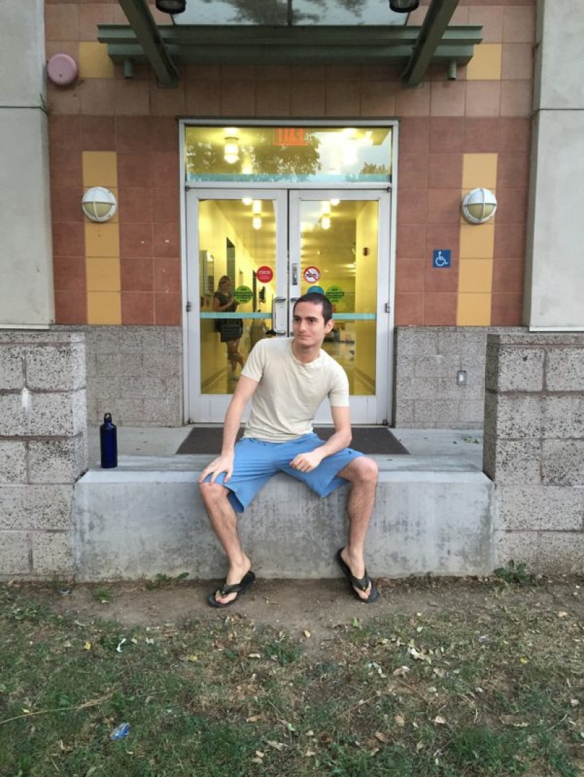 The stallion who will cover the whole world: a sperm donor from California dreams of giving the happiness of motherhood all over the planet