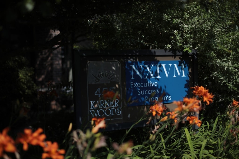 The star of "Smallville Mysteries" confessed to human trafficking. All the details of exposing the NXIVM sect The star of "Smallville Mysteries" confessed to human trafficking. All the details of exposing the NXIVM sect