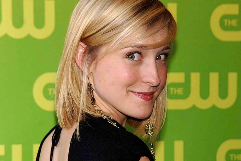 The star of "Smallville Mysteries" confessed to human trafficking. All the details of exposing the NXIVM sect The star of "Smallville Mysteries" confessed to human trafficking. All the details of exposing the NXIVM sect