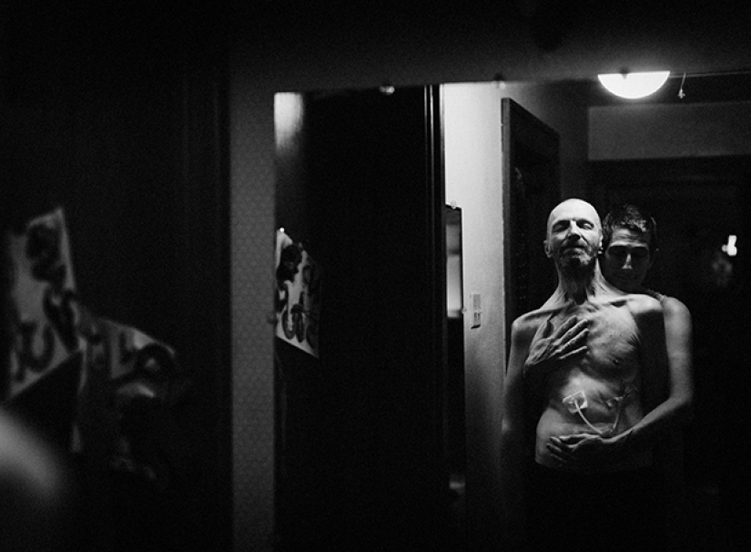 The story of a dying man and a woman photographer he trusted The story of a dying man and a woman photographer he trusted