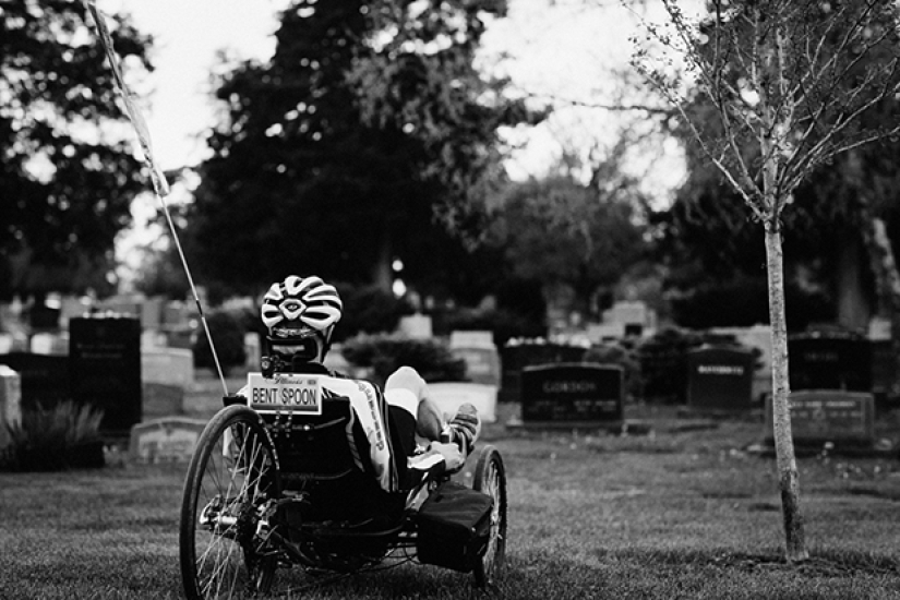 The story of a dying man and a woman photographer he trusted The story of a dying man and a woman photographer he trusted