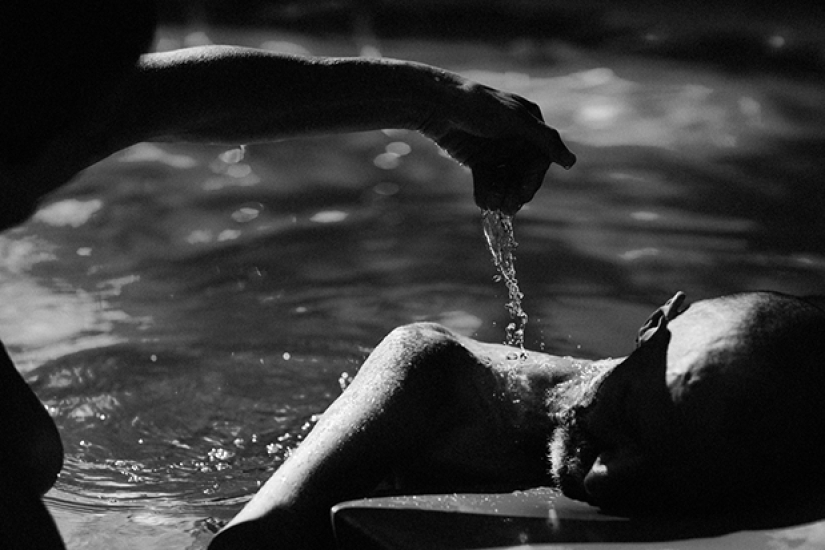 The story of a dying man and a woman photographer he trusted The story of a dying man and a woman photographer he trusted