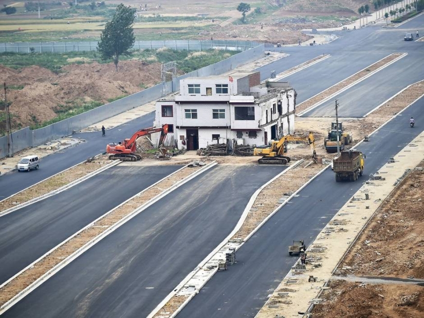 The struggle of the Chinese with the authorities The struggle of the Chinese with the authorities