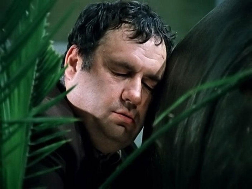 The unsightly truth of human relations: curious facts about the movie "Garage" The unsightly truth of human relations: curious facts about the movie "Garage"