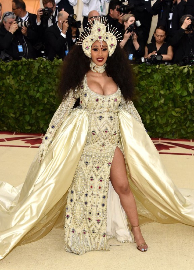The Virgin Mary, Jesus Christ, the Pope and other images of stars at the Met Gala 2018 The Virgin Mary, Jesus Christ, the Pope and other images of stars at the Met Gala 2018