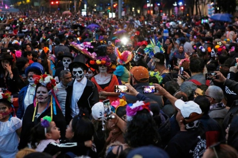 The Walking Dead: un desfile tradicional en honor al Día de Muertos se llevó a cabo en México