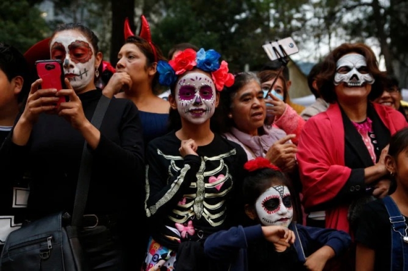 The Walking Dead: un desfile tradicional en honor al Día de Muertos se llevó a cabo en México