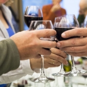 The winners of the Moldovan contest "Sober Family" received a prize and... finally got drunk