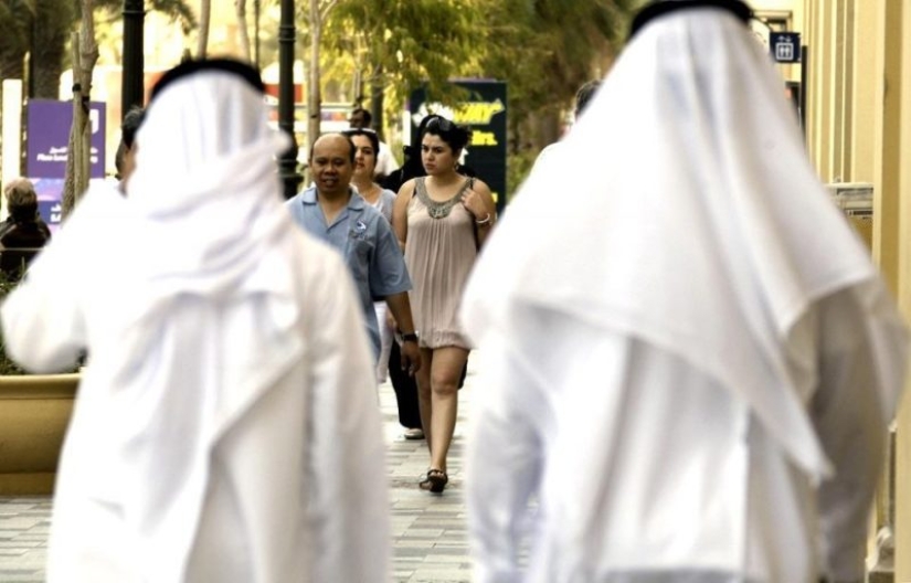 The woman looked into her husband's phone and got three months in prison