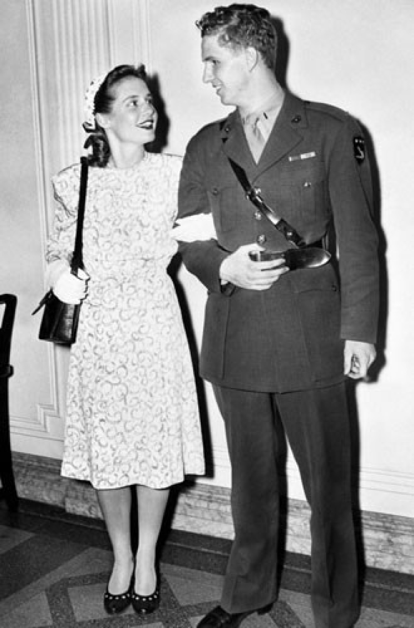 The Woman Who Knew Too Much: The Mysterious Death of John F. Kennedy's Secret Mistress The Woman Who Knew Too Much: The Mysterious Death of John F. Kennedy's Secret Mistress