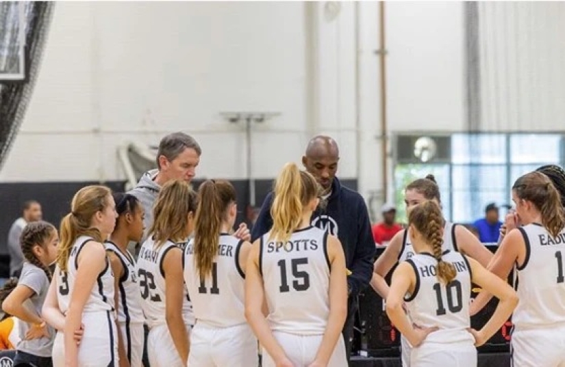 The world mourns the legendary basketball player Kobe Bryant