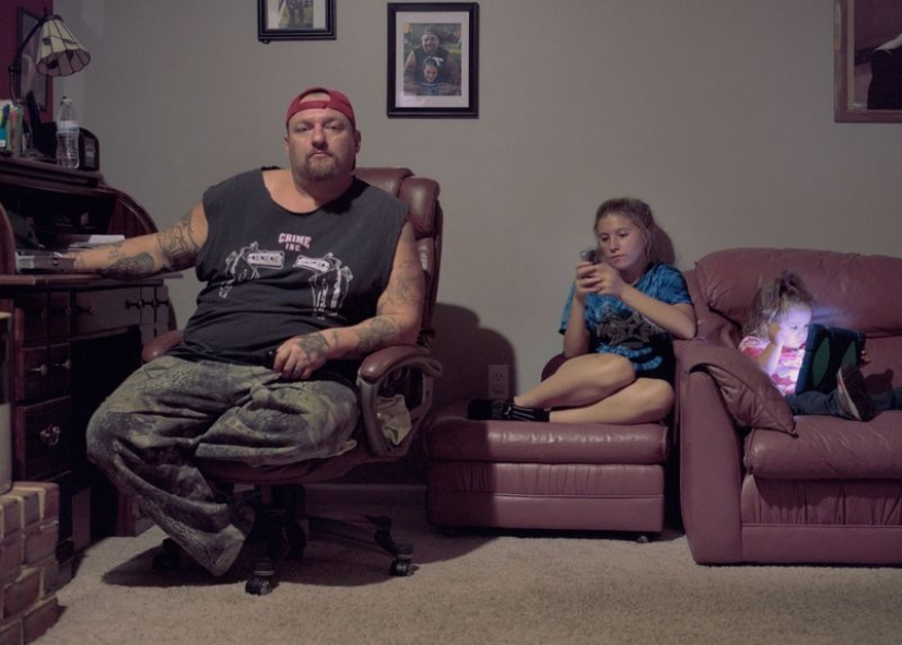 The worst commentators of the Network in the "Internet Warriors" photo project