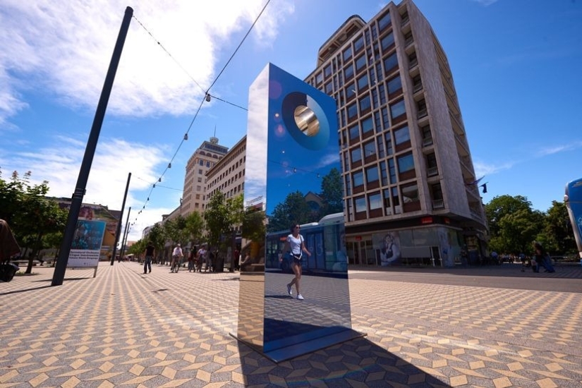 There is a device on the streets of Ljubljana that measures how blue the sky is