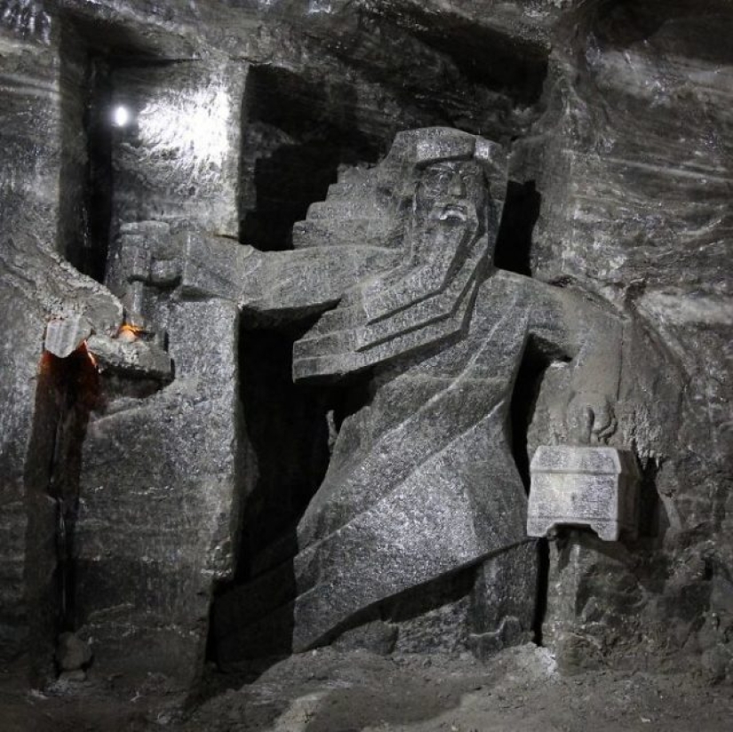 There is a salt mine in Poland with underground lakes, chapels and salt chandeliers, and it looks unreal