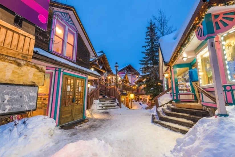 These Are the 6 Coziest Small Towns in the U.S., New Data Shows