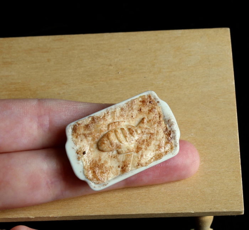 These mini clay sculptures look so much like real food that your mouth is watering