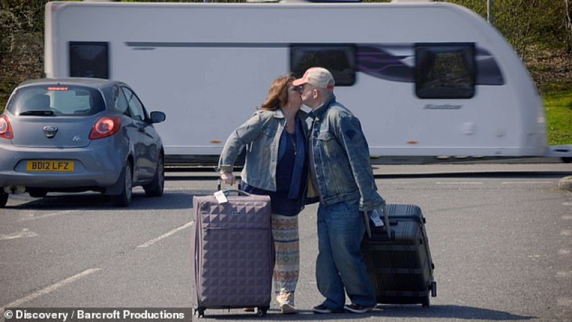 They can't smile, but they know how to love: a man and a woman with a rare facial anomaly decided to get married