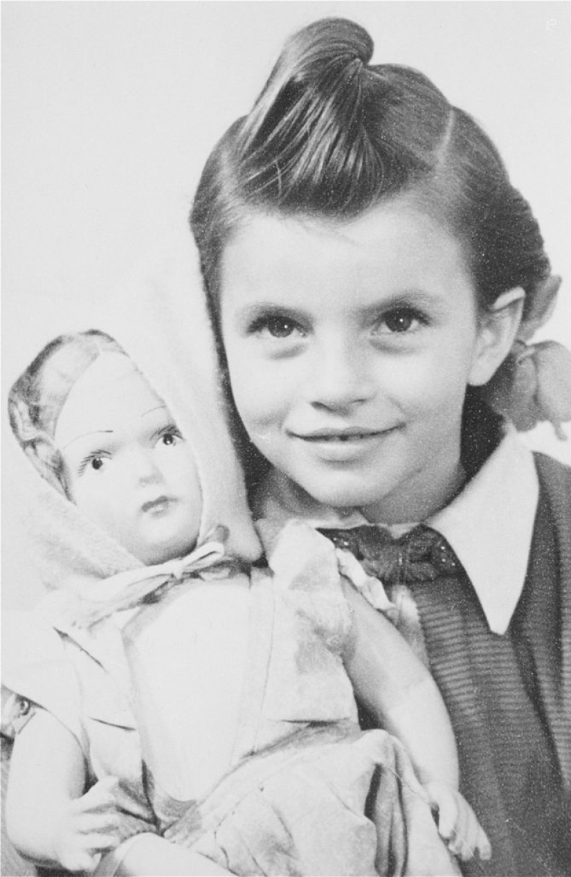 They didn't have time to play enough dolls