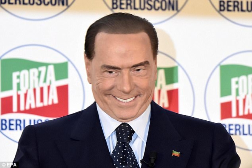 They put it more beautifully in the coffin: Silvio Berlusconi has become like a wax figure