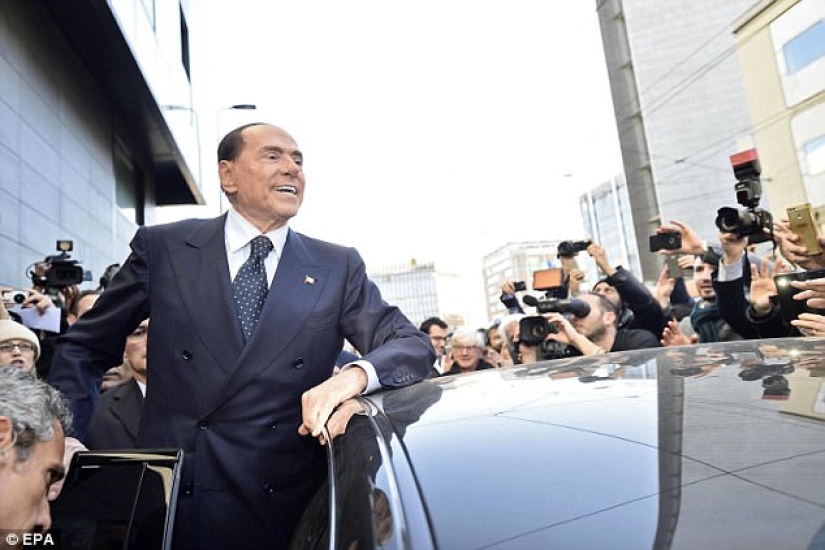 They put it more beautifully in the coffin: Silvio Berlusconi has become like a wax figure