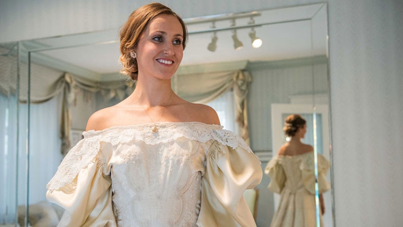 This bride is the 11th in her family to wear this 120—year-old wedding dress This bride is the 11th in her family to wear this 120—year-old wedding dress