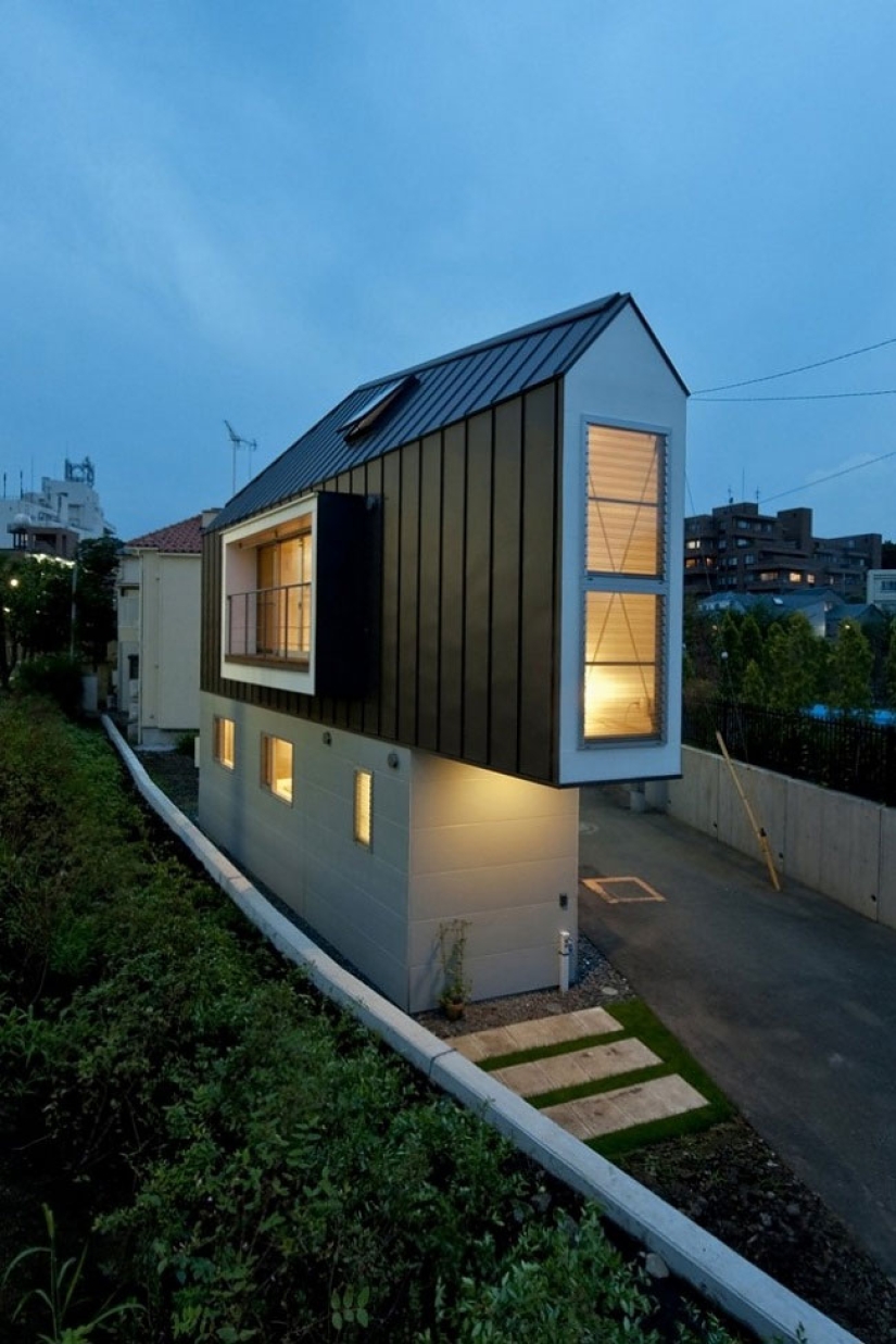 This house in Japan only looks tiny and narrow from the outside This house in Japan only looks tiny and narrow from the outside