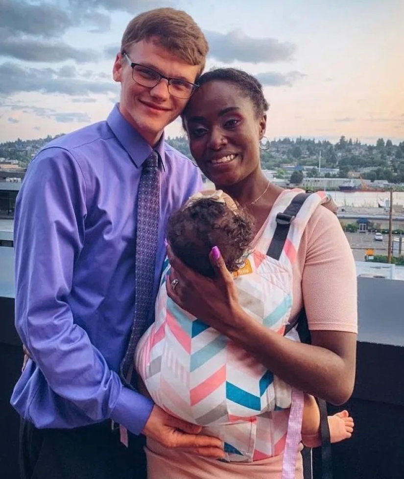 Three on three: a polygamous family brings up three children and is ready for a new relationship Three on three: a polygamous family brings up three children and is ready for a new relationship