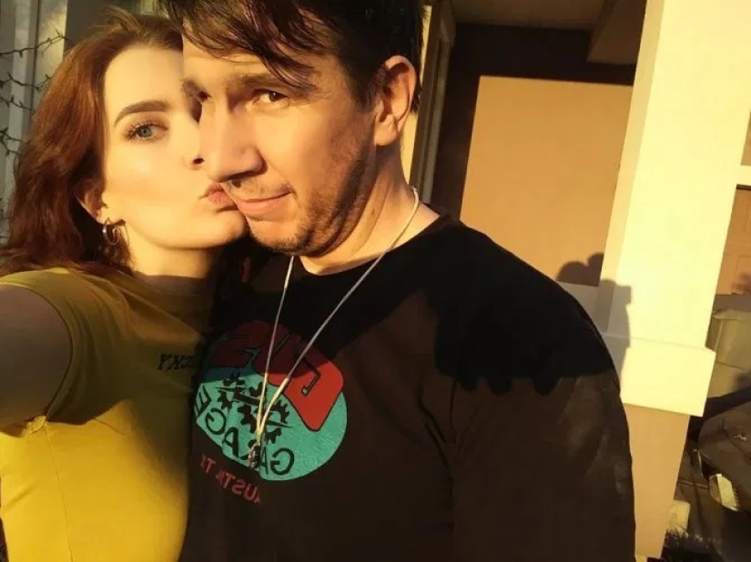 Threesome is more fun: an 18-year-old girl went to the other side of the country to lose her virginity in a Swedish family