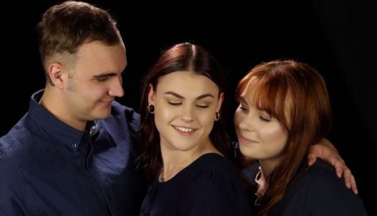 Threesome love: the couple fell in love with a girl and created a Swedish family Threesome love: the couple fell in love with a girl and created a Swedish family