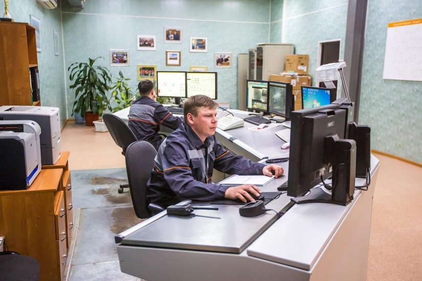 Through thorns to gold