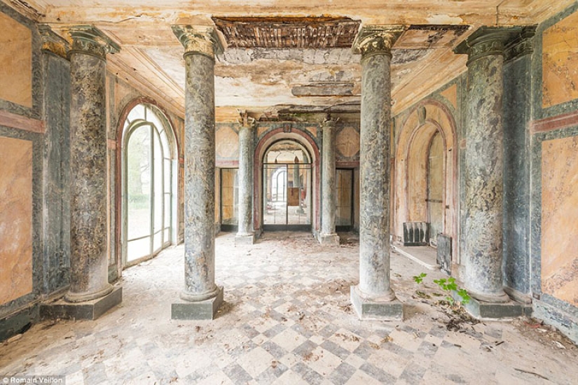 Time sleeps here: the beauty of the ruins in the lens of French photographer Roman Veyon Time sleeps here: the beauty of the ruins in the lens of French photographer Roman Veyon