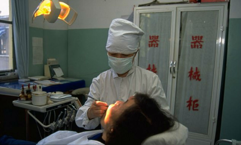 Time to pay back debts: mother demanded a million dollars in tuition compensation from her dentist son