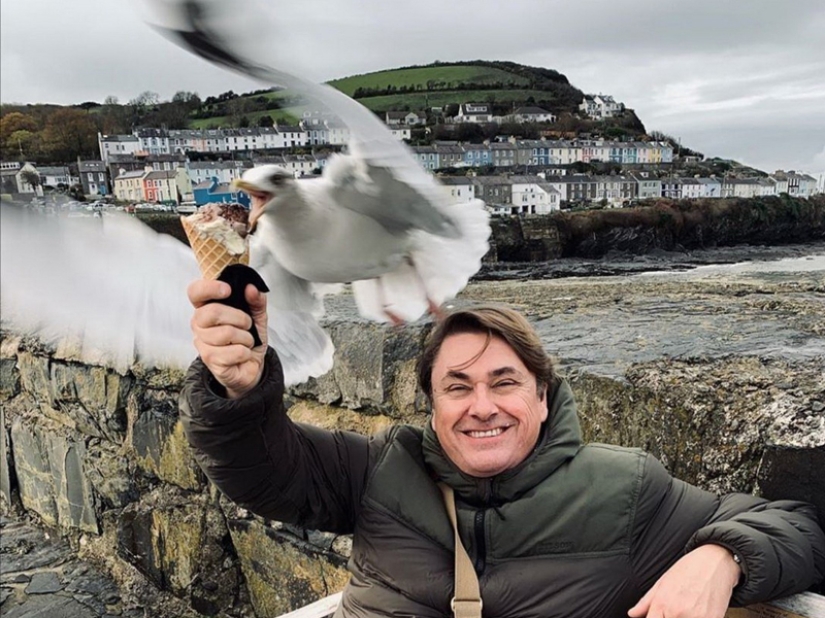 Timely captured frames: 16 photos